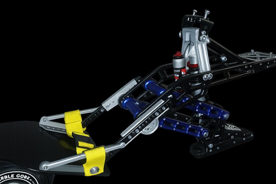 KBG FS-8 freeski sitski chassis with full-sized Elka moto shock